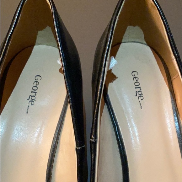 George - Picture 3 of 4